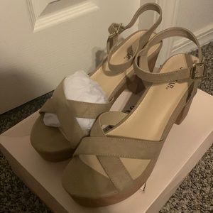 Just Fab Wild at Heart Taylor Sandals